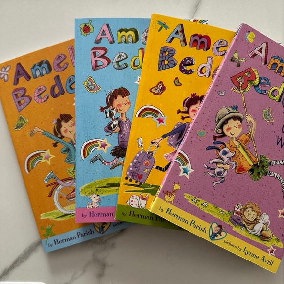 Like New - Amelia Bedelia set of 4 - Picture 1 of 7